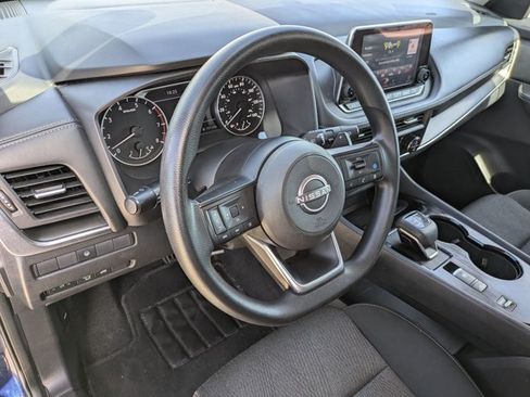 Used 2024 Nissan Rogue SV FWD image 10