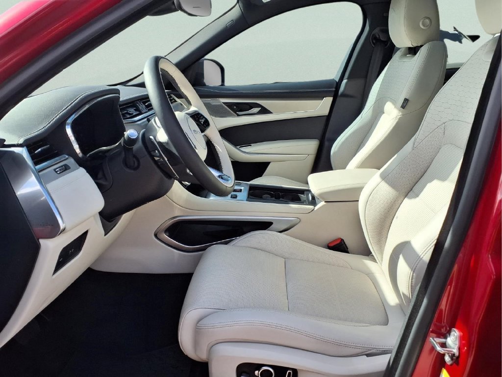 Used 2026 Jaguar F-PACE R-Dynamic S AWD/4WD image 11