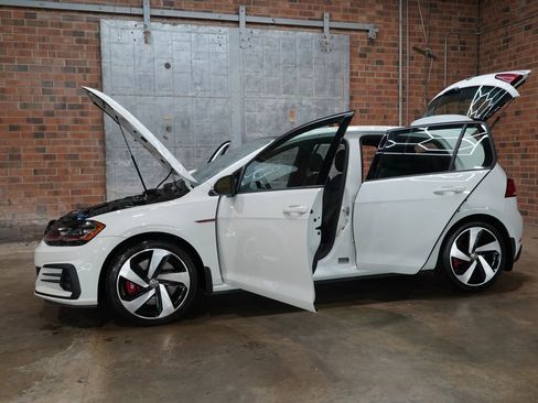 Used 2018 Volkswagen GTI SE w/ SE Leather Package FWD image 27