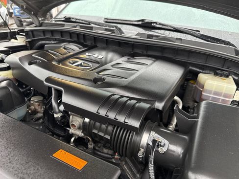 Used 2011 INFINITI QX56 4WD w/ Deluxe Touring Pkg image 15