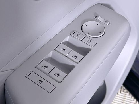 Used 2026 Hyundai Kona SE image 17