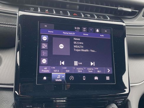 Certified 2024 Jeep Grand Cherokee Laredo image 12