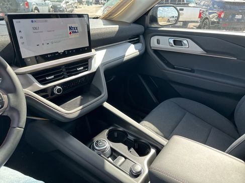 Used 2026 Ford Explorer Active image 30