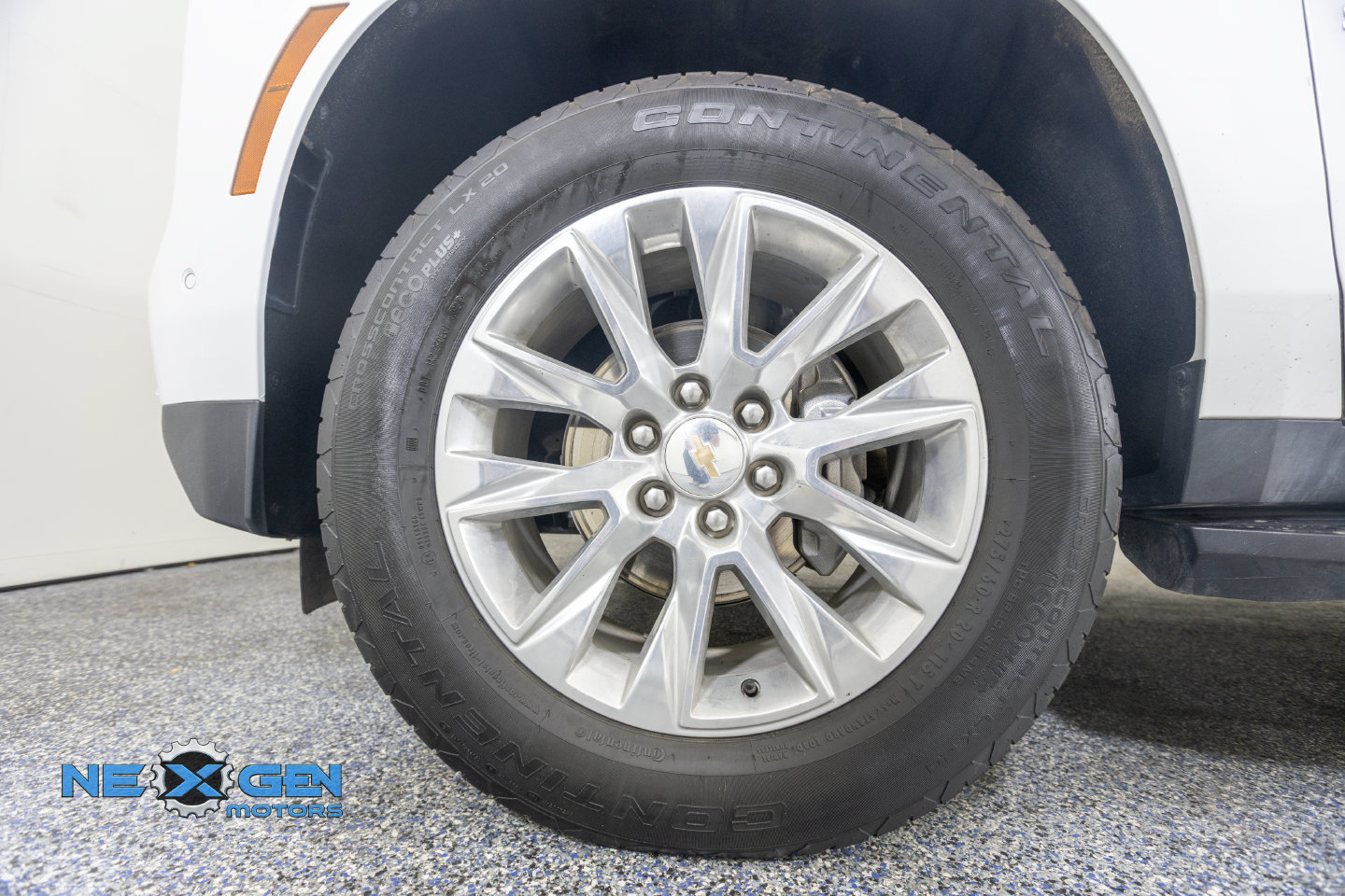 Used 2025 Chevrolet Suburban Premier AWD/4WD image 47