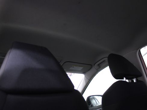 Used 2021 Toyota RAV4 LE FWD image 21