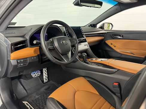 Used 2021 Toyota Avalon XSE image 11