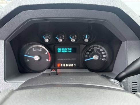 Used 2016 Ford F550 2WD Regular Cab Super Duty image 37
