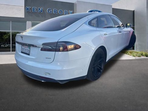 Used 2015 Tesla Model S 85D image 3