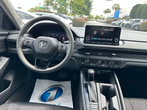 Certified 2023 Honda Accord EX image 17