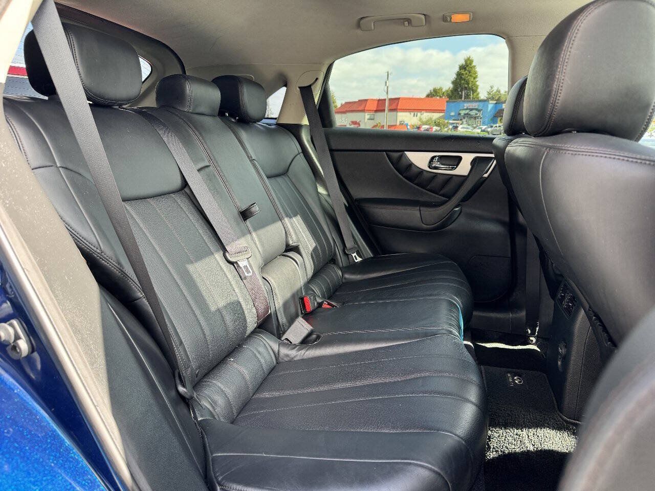Used 2014 INFINITI QX70 AWD w/ Premium Package image 20