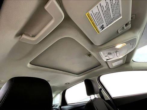 Used 2017 Ford Focus SEL image 20