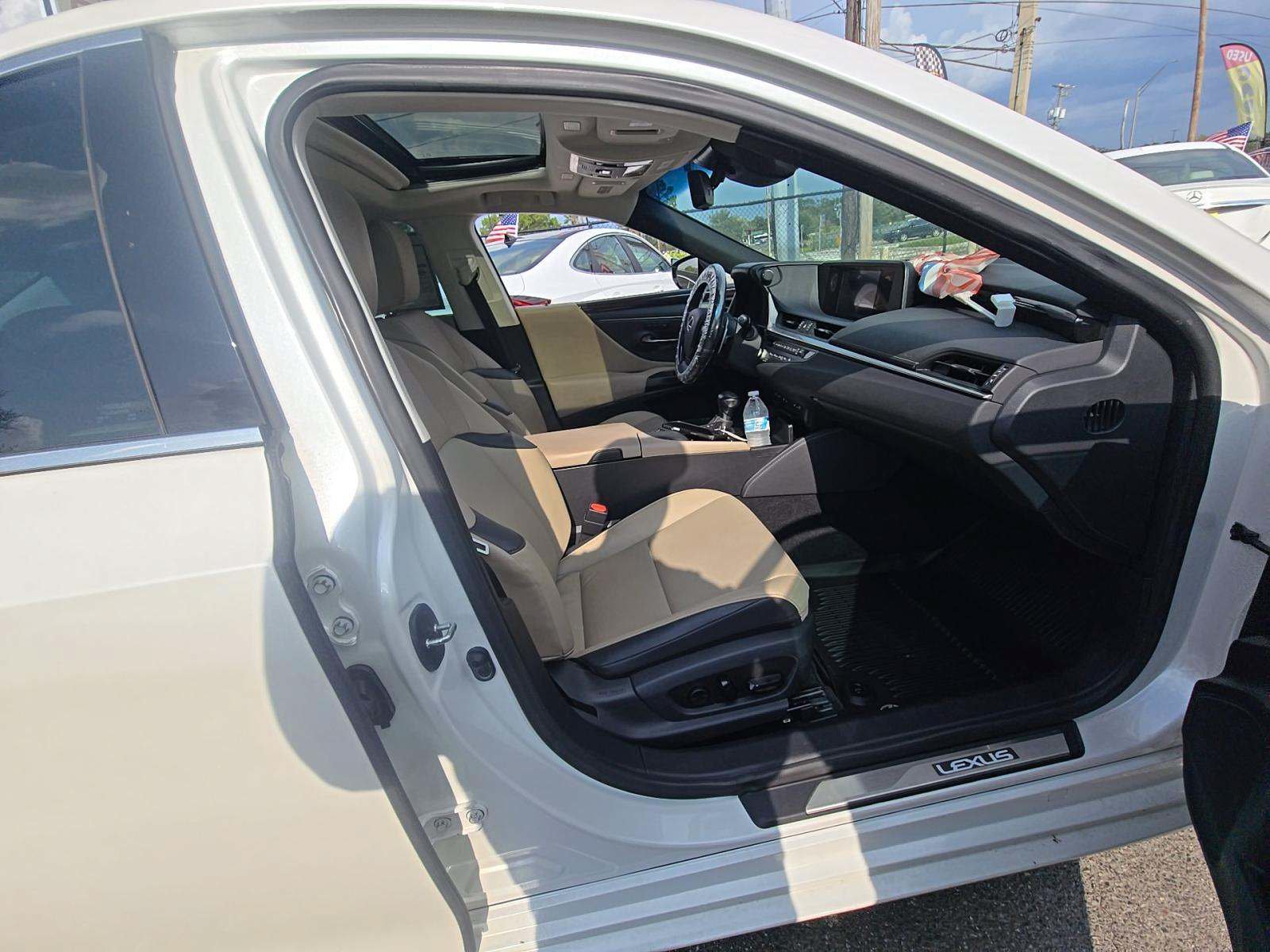 Used 2021 Lexus ES 350 w/ Premium Package FWD image 3