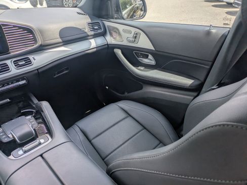 Used 2024 Mercedes-Benz GLS 450 4MATIC image 17
