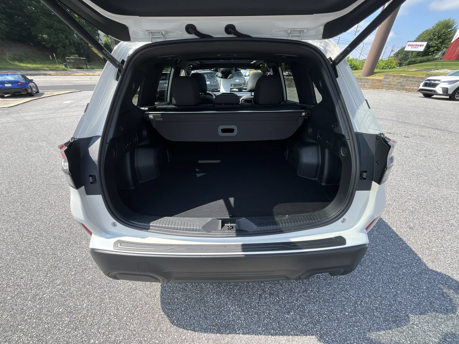 Certified 2025 Subaru Forester Premium AWD/4WD image 27