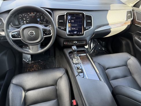 Used 2017 Volvo XC90 T5 Momentum w/ Vision Package image 15