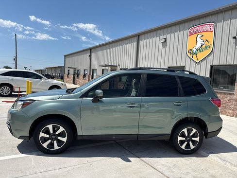 Used 2017 Subaru Forester 2.5i Premium AWD/4WD image 16