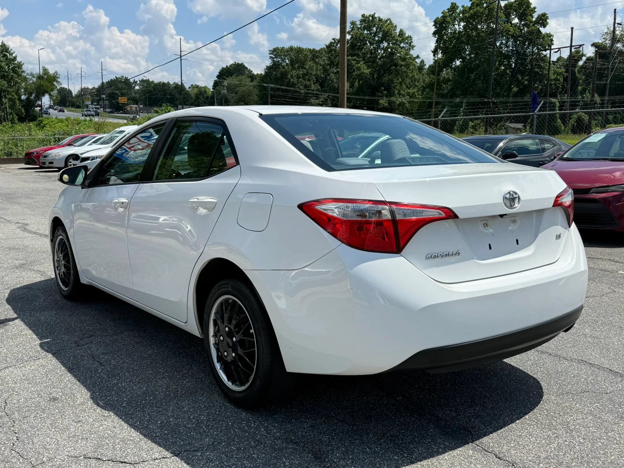 Used 2016 Toyota Corolla LE FWD image 4