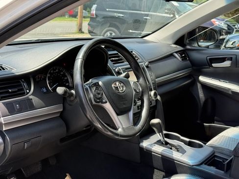 Used 2012 Toyota Camry SE FWD image 9