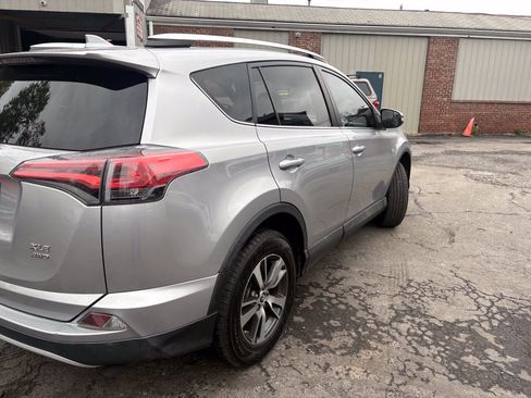 Used 2016 Toyota RAV4 XLE AWD/4WD image 6