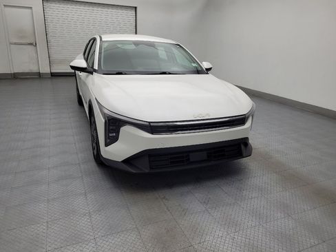 Used 2025 Kia K4 LX image 14