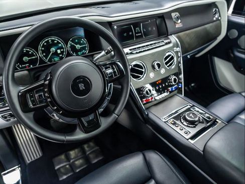 Used 2020 Rolls-Royce Cullinan image 17