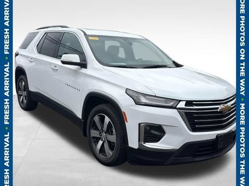 Used 2023 Chevrolet Traverse LT w/ LT Premium Package AWD/4WD image 1