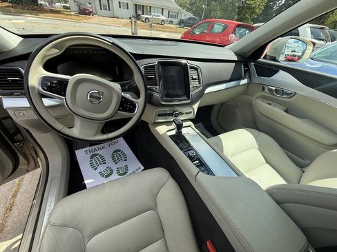 Used 2018 Volvo XC90 T6 Momentum image 9