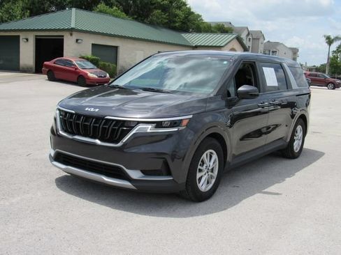 Used 2024 Kia Carnival LX FWD image 7
