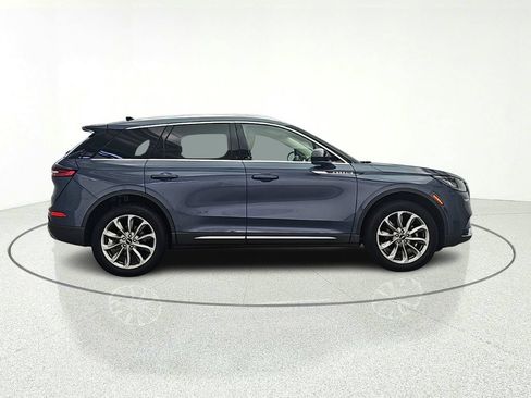 Used 2022 Lincoln Corsair AWD w/ Premium Package image 8