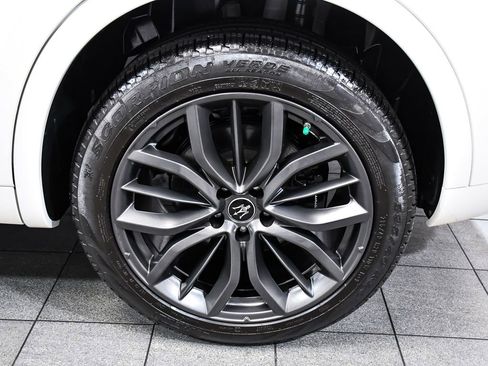Used 2024 Maserati Levante GT Ultima AWD/4WD image 8