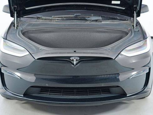 Used 2022 Tesla Model X Plaid image 8
