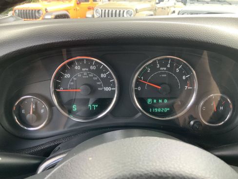 Used 2015 Jeep Wrangler Sport w/ Quick Order Package 24S AWD/4WD image 19