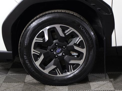 Used 2025 Subaru Forester Premium image 22