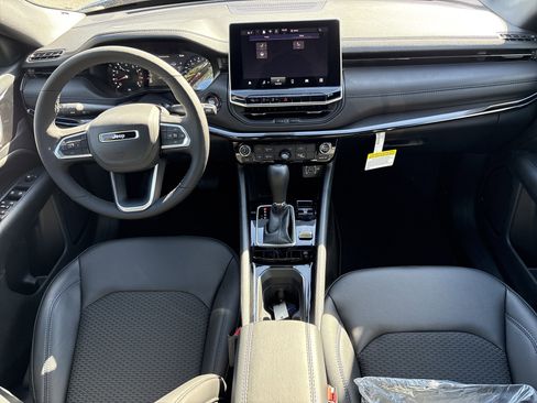 New 2026 Jeep Compass Latitude image 15