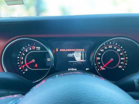 Used 2018 Jeep Wrangler Unlimited Rubicon AWD/4WD image 13