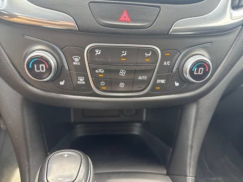 Used 2020 Chevrolet Equinox LT AWD/4WD image 21