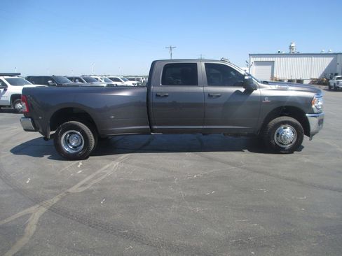 Used 2024 RAM 3500 Tradesman w/ Chrome Appearance Group AWD/4WD image 5