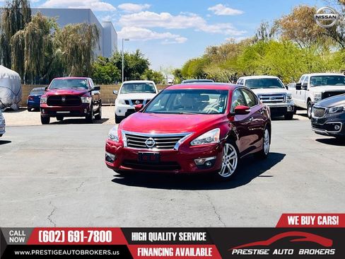 Used 2013 Nissan Altima 3.5 SL w/ Technology Pkg FWD image 1