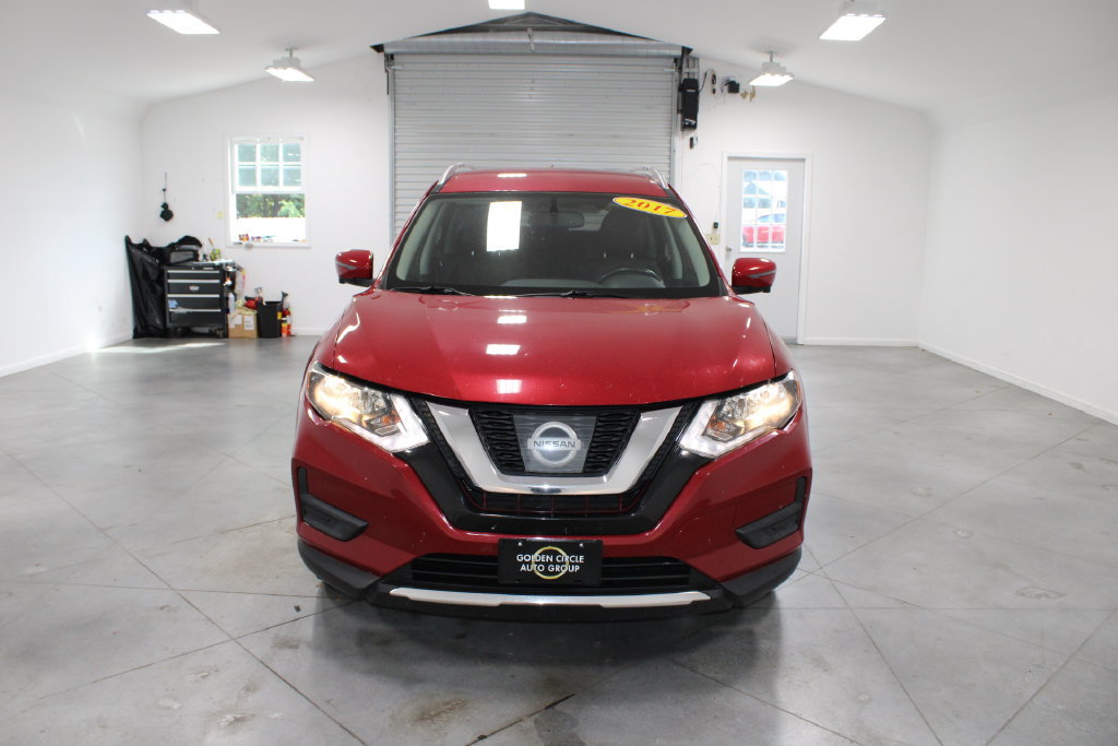 Used 2017 Nissan Rogue SV w/ SV Premium Package AWD/4WD image 3