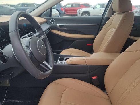Used 2025 Hyundai Sonata Limited FWD image 2