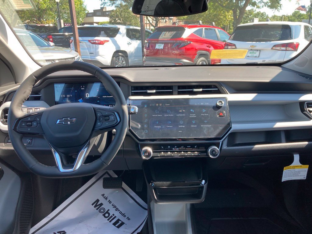 New 2027 Chevrolet Bolt LT w/ Comfort Package FWD image 4