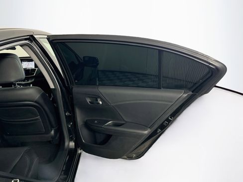 Used 2014 Honda Accord Touring image 30
