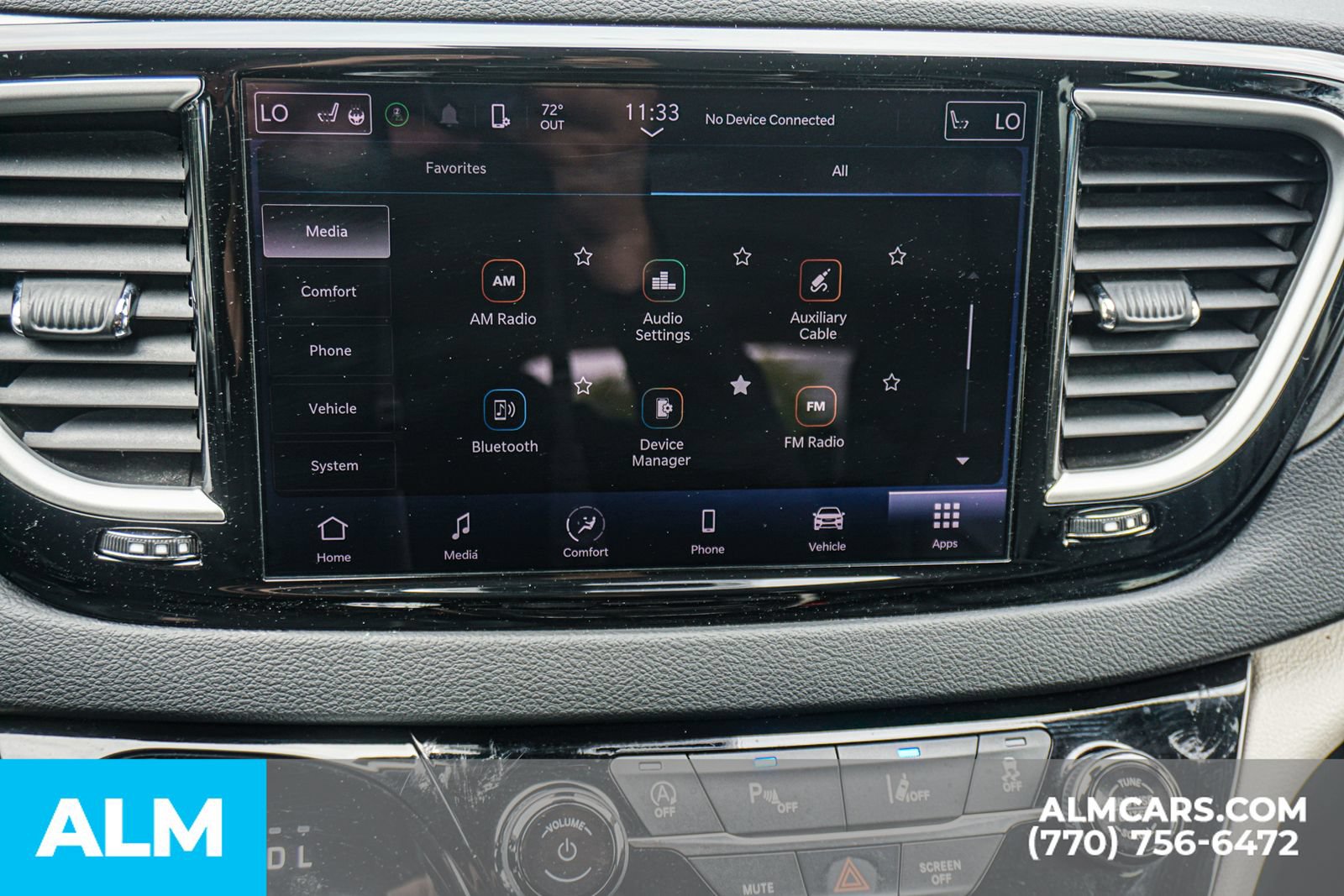 Used 2023 Chrysler Pacifica Touring-L FWD image 39
