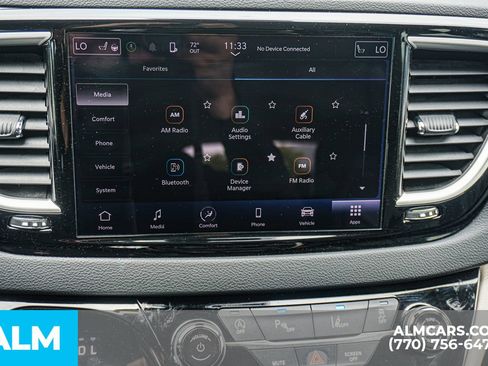 Used 2023 Chrysler Pacifica Touring-L FWD image 39