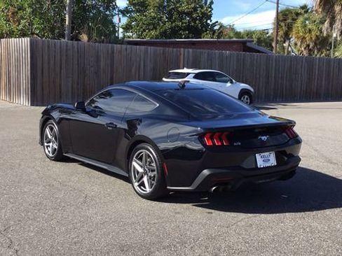 Certified 2024 Ford Mustang Coupe image 7