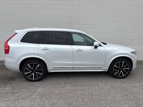Used 2022 Volvo XC90 T8 Inscription Expression image 2