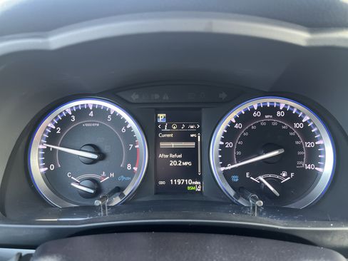 Used 2019 Toyota Highlander XLE image 21