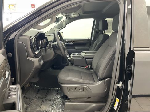 Certified 2024 Chevrolet Silverado 1500 LT AWD/4WD image 8
