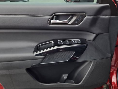 New 2026 Nissan Pathfinder Platinum w/ Cargo Package image 19