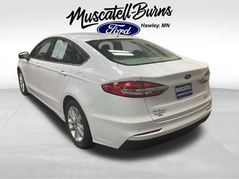 Used 2020 Ford Fusion SE image 3